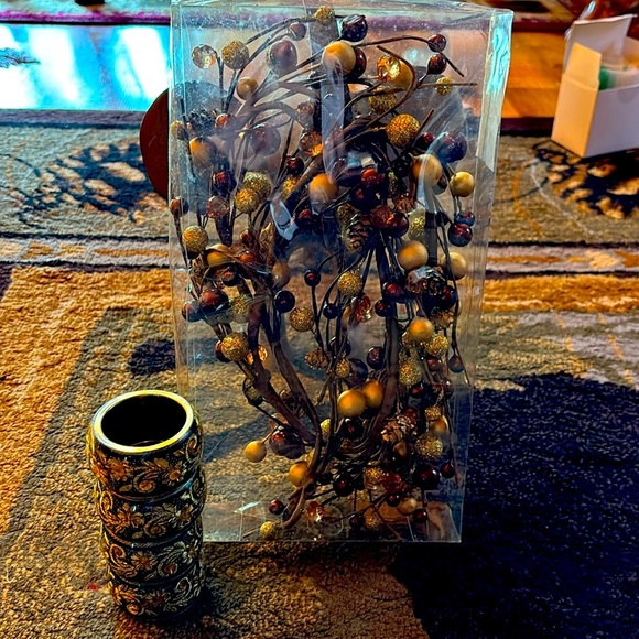 Vintage Table Garland and Napkin Rings! - Picture 1 of 5